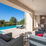 Villa Celeste By Ilc