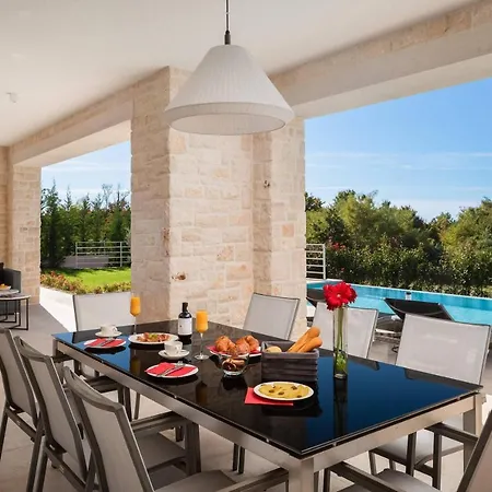 Villa Celeste By Ilc Brtonigla